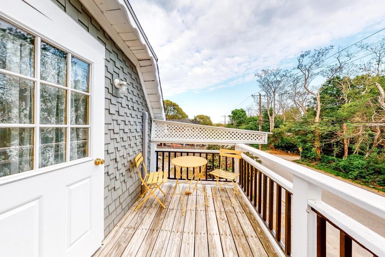 Oak Bluffs Cottage Exterior photo