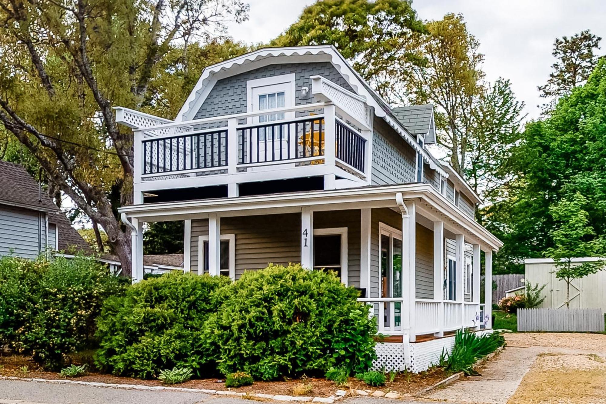 Oak Bluffs Cottage Exterior photo